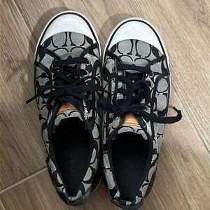 Barely worn coach tennis shoes